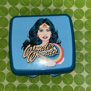 DC Comics Retro Wonder Woman Blue Sandwich Box By Tupperware